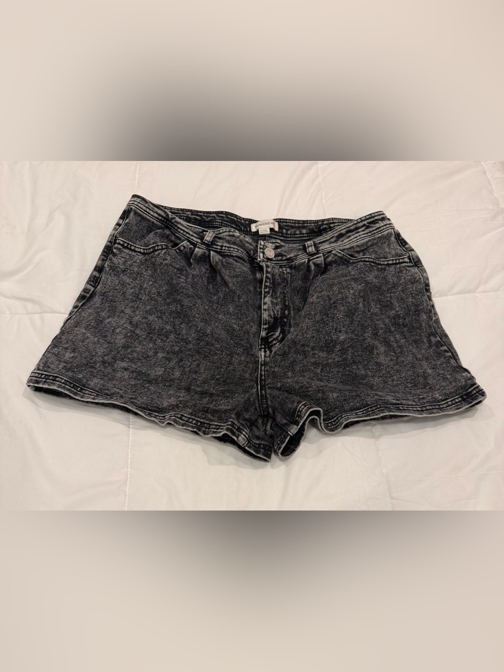 Rewind Acid Wash Denim High Rise Shorts Size 17 Black Gray Pleated